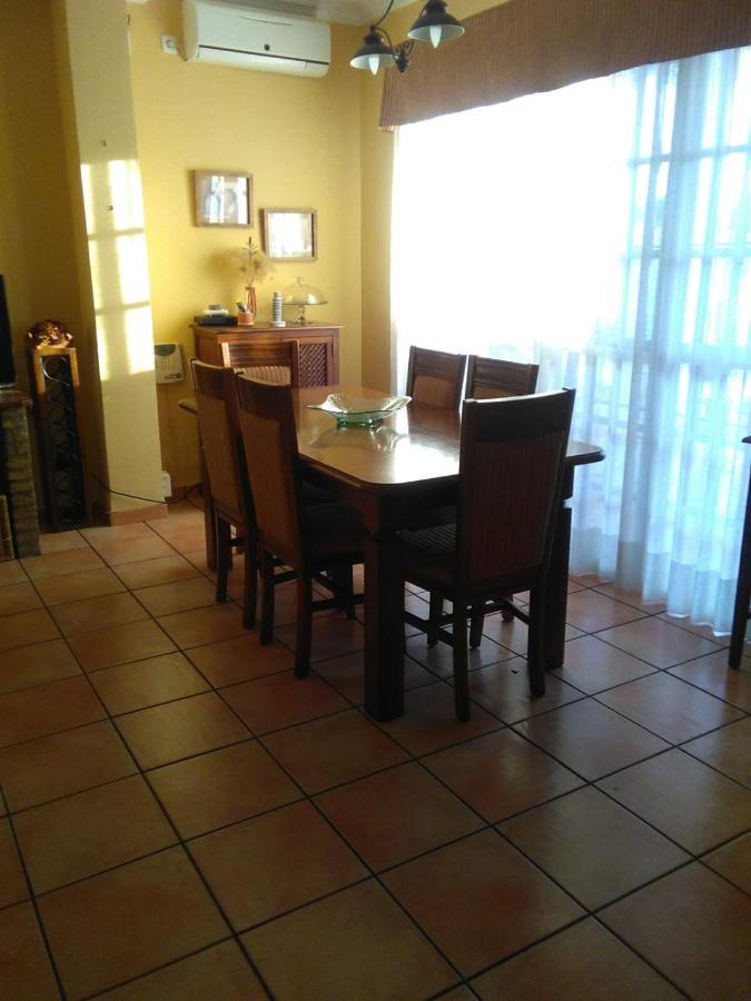 فيلا Chalet Con Encanto Palomares del Río المظهر الخارجي الصورة