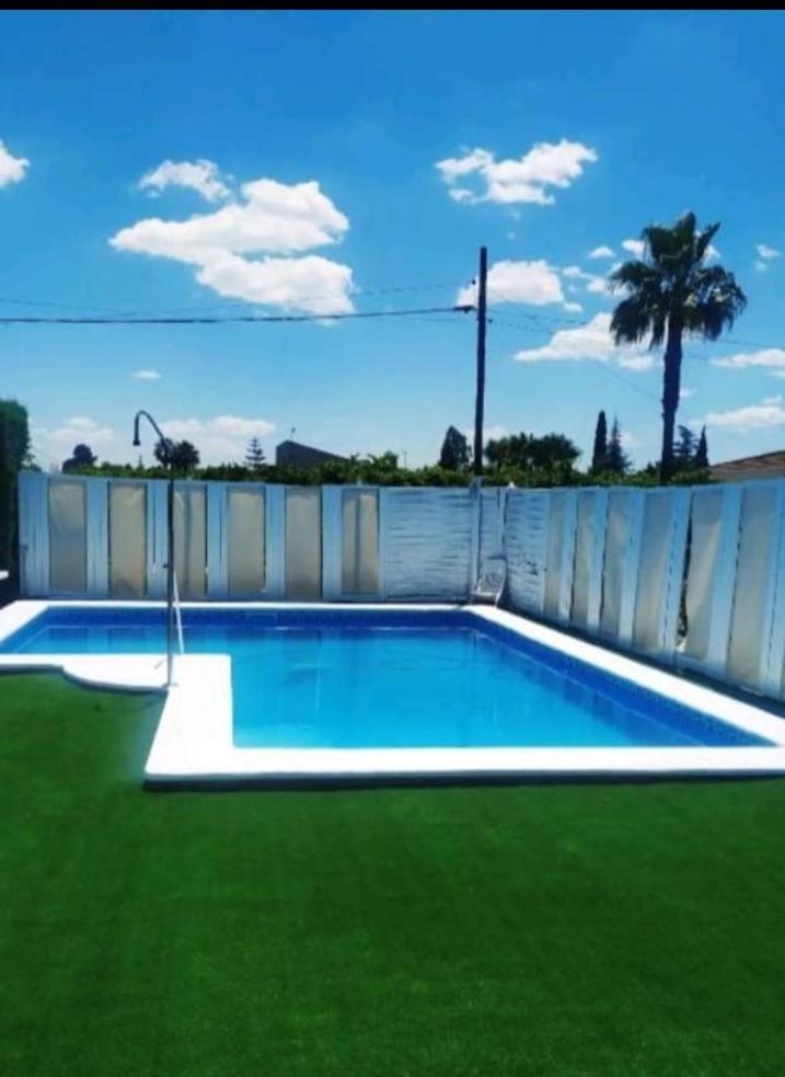 فيلا Chalet Con Encanto Palomares del Río المظهر الخارجي الصورة